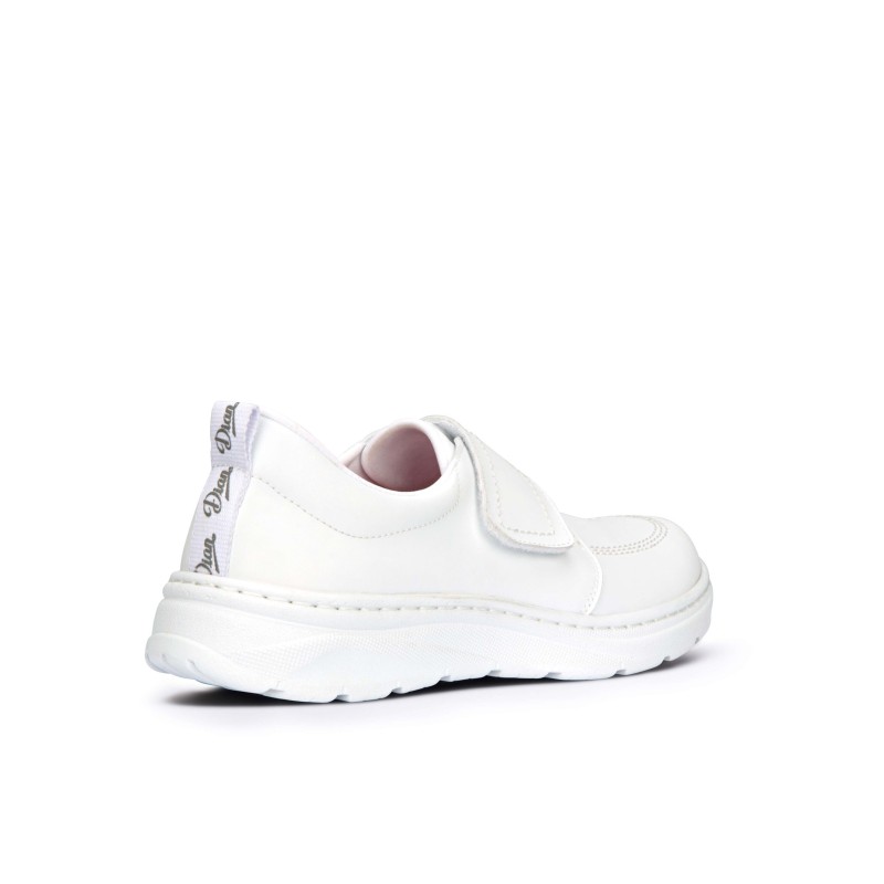 ZAPATILLA CON CIERRE DE VELCRO
