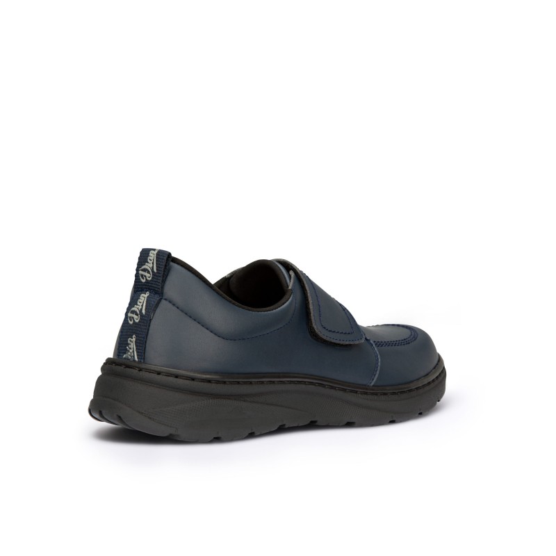 ZAPATILLA CON CIERRE DE VELCRO
