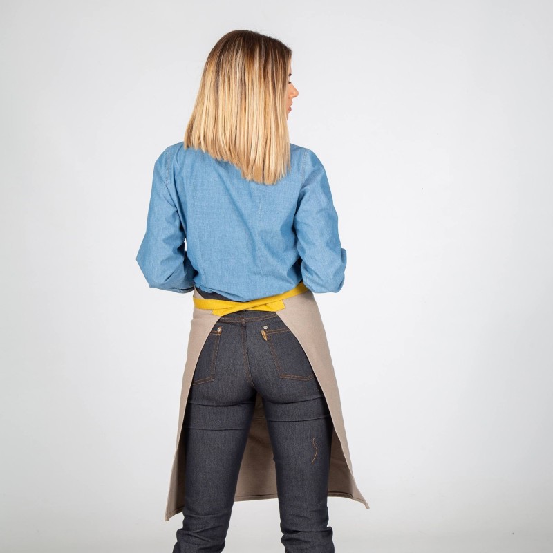 DELANTAL CON HEBILLA ENLAZADA COLORES