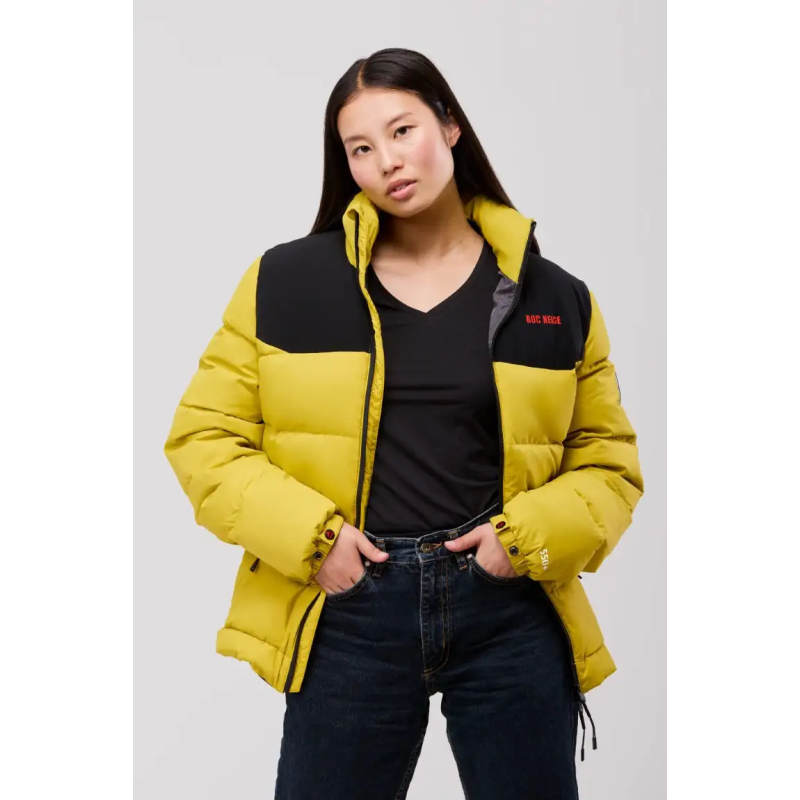 PARKA DE MUJER CON CAPUCHA Y RELLENO DE PLUMAS