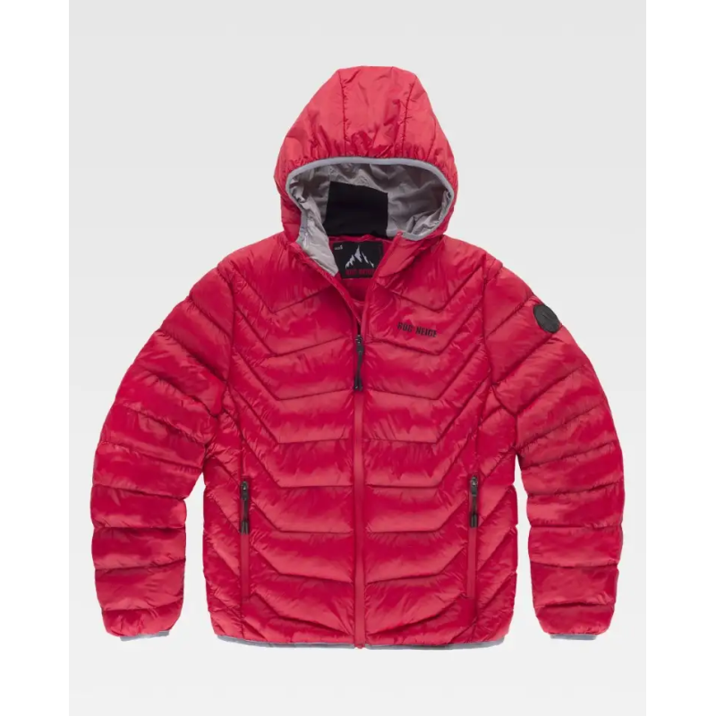 CHAQUETA CON CAPUCHA Y RELLENO SOSTENIBLE