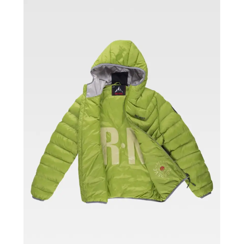 CHAQUETA CON CAPUCHA Y RELLENO SOSTENIBLE