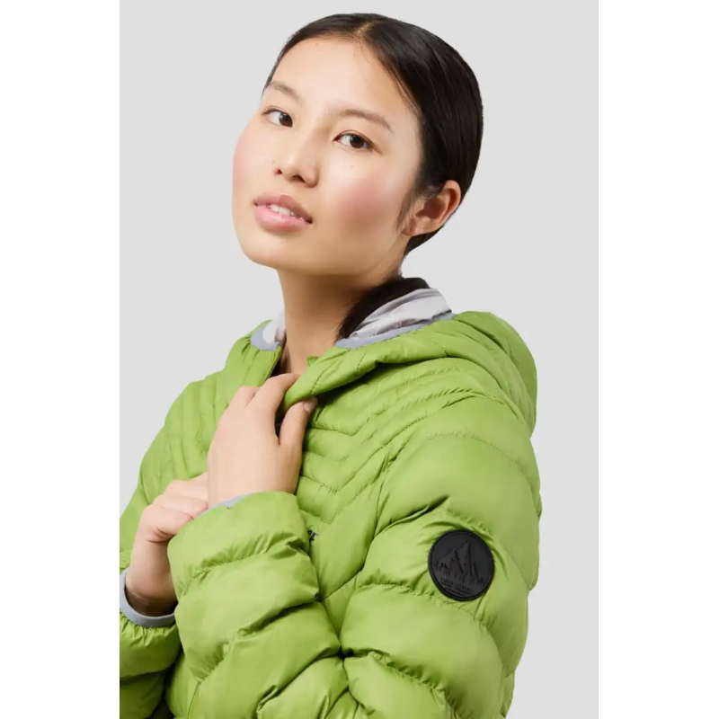 CHAQUETA CON CAPUCHA Y RELLENO SOSTENIBLE MUJER