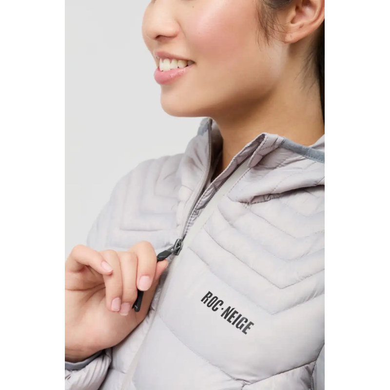 CHAQUETA CON CAPUCHA Y RELLENO SOSTENIBLE MUJER