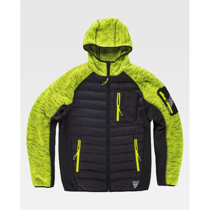 CHAQUETA DE PUNTO ACOLCHADA CON CAPUCHA