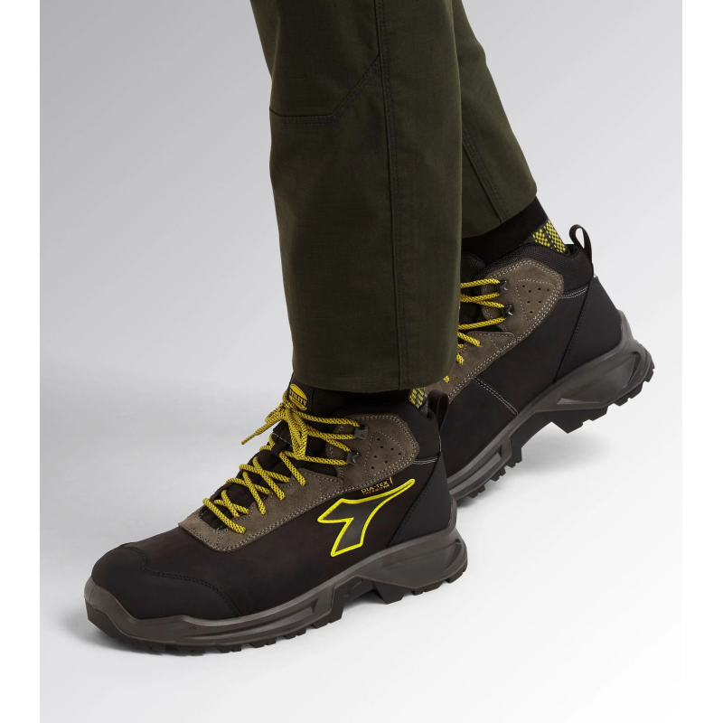 BOTA SPORT SEGURIDAD S7S IMPERMEABLE DIADORA