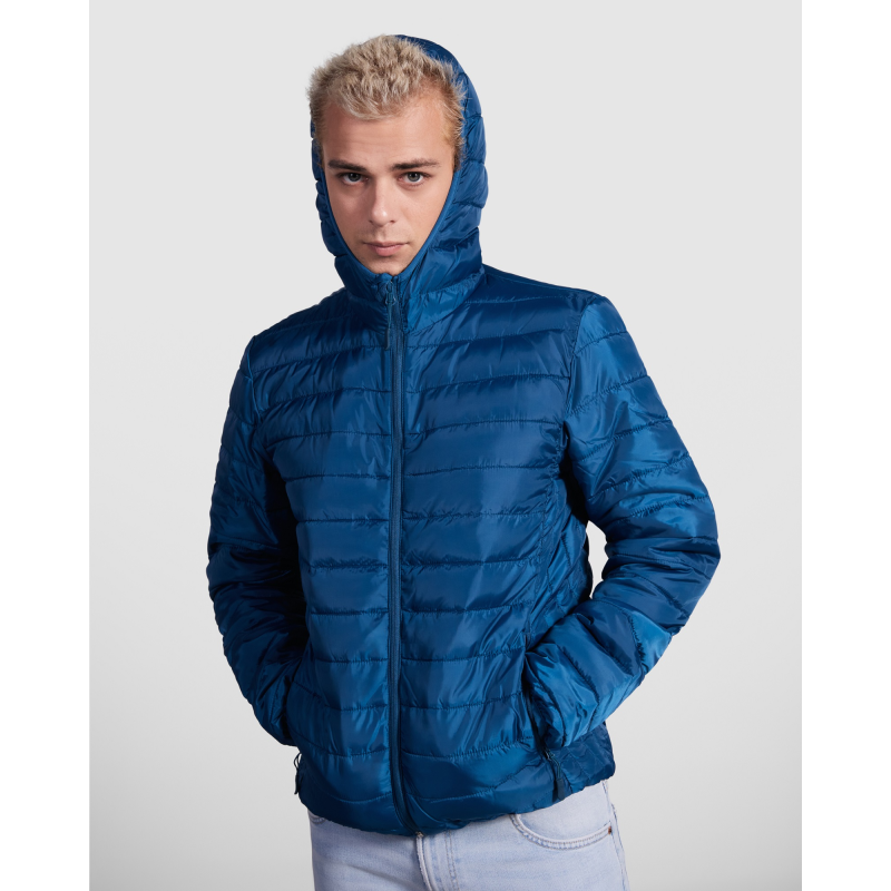 CHAQUETA HOMBRE TIPO PLUMA CON CAPUCHA