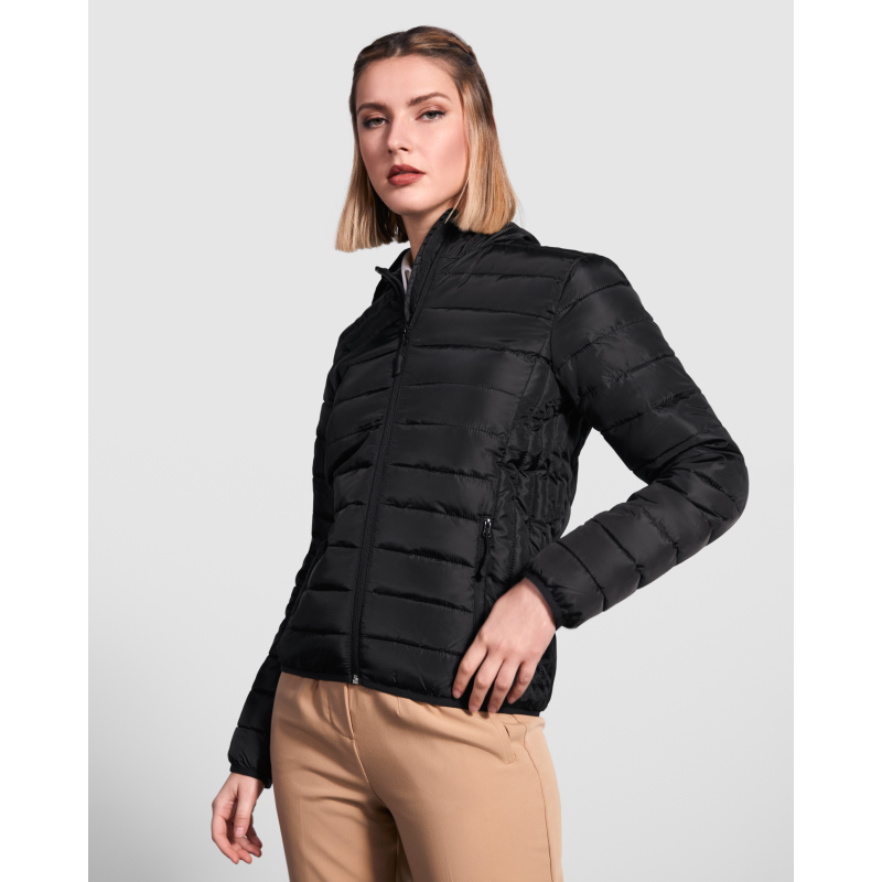 CHAQUETA MUJER TIPO PLUMA CON CAPUCHA