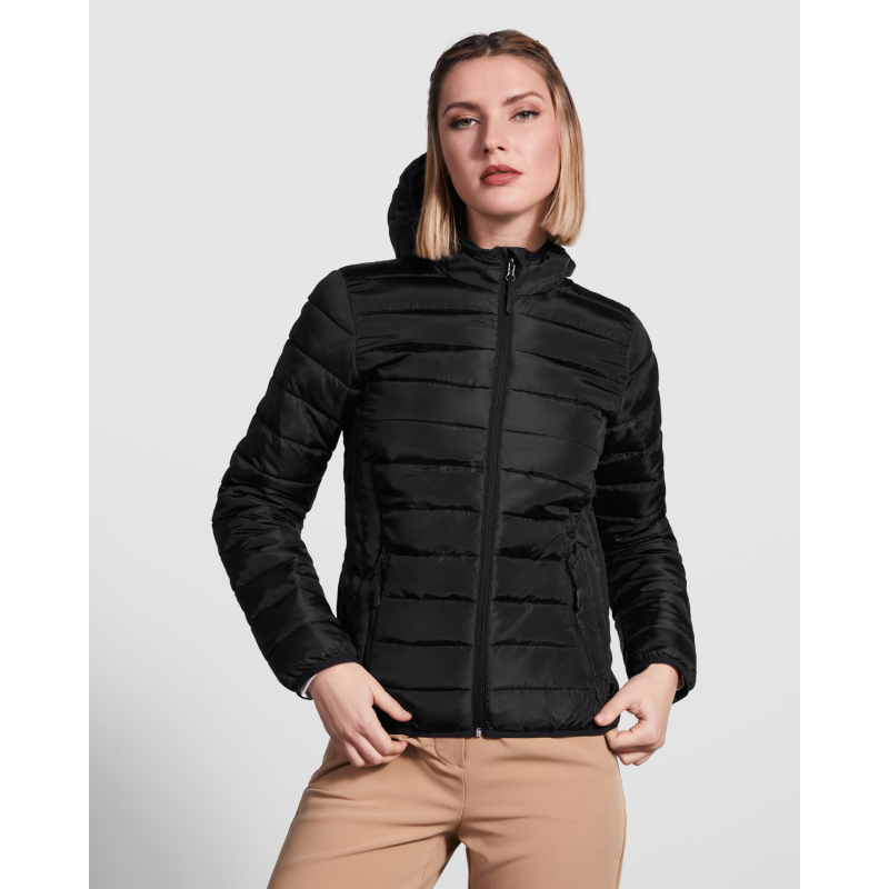 CHAQUETA MUJER TIPO PLUMA CON CAPUCHA