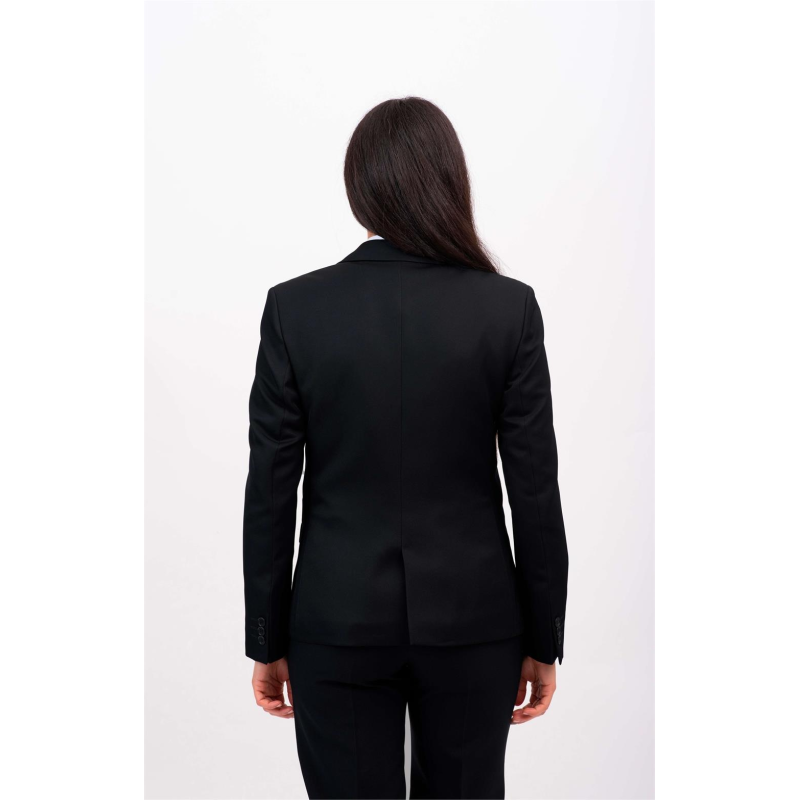 AMERICANA MUJER CLÁSICA RECEPCIÓN CONSERJERÍA