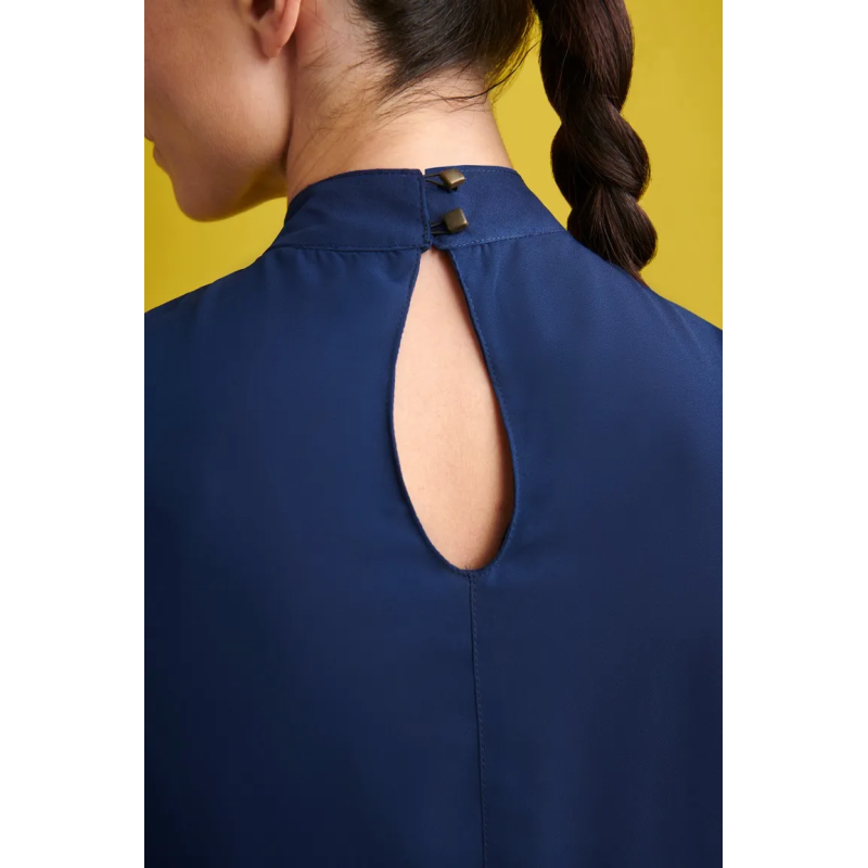 BLUSA MANGA LARGA Y CUELLO ALTO
