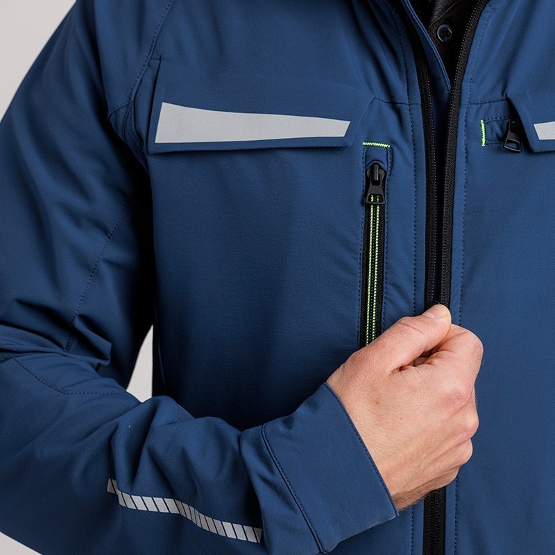CHAQUETA TÉCNICA LIGERA CORTAVIENTOS