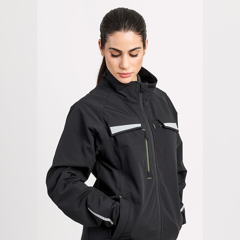 CHAQUETA TÉCNICA LIGERA CORTAVIENTOS