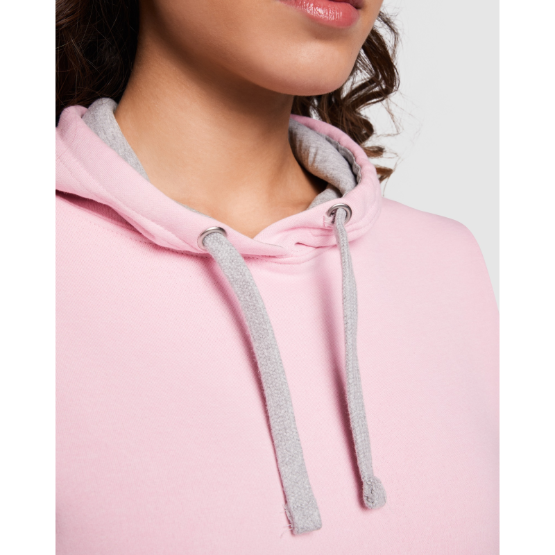 SUDADERA ENTALLADA CON CAPUCHA CHICA