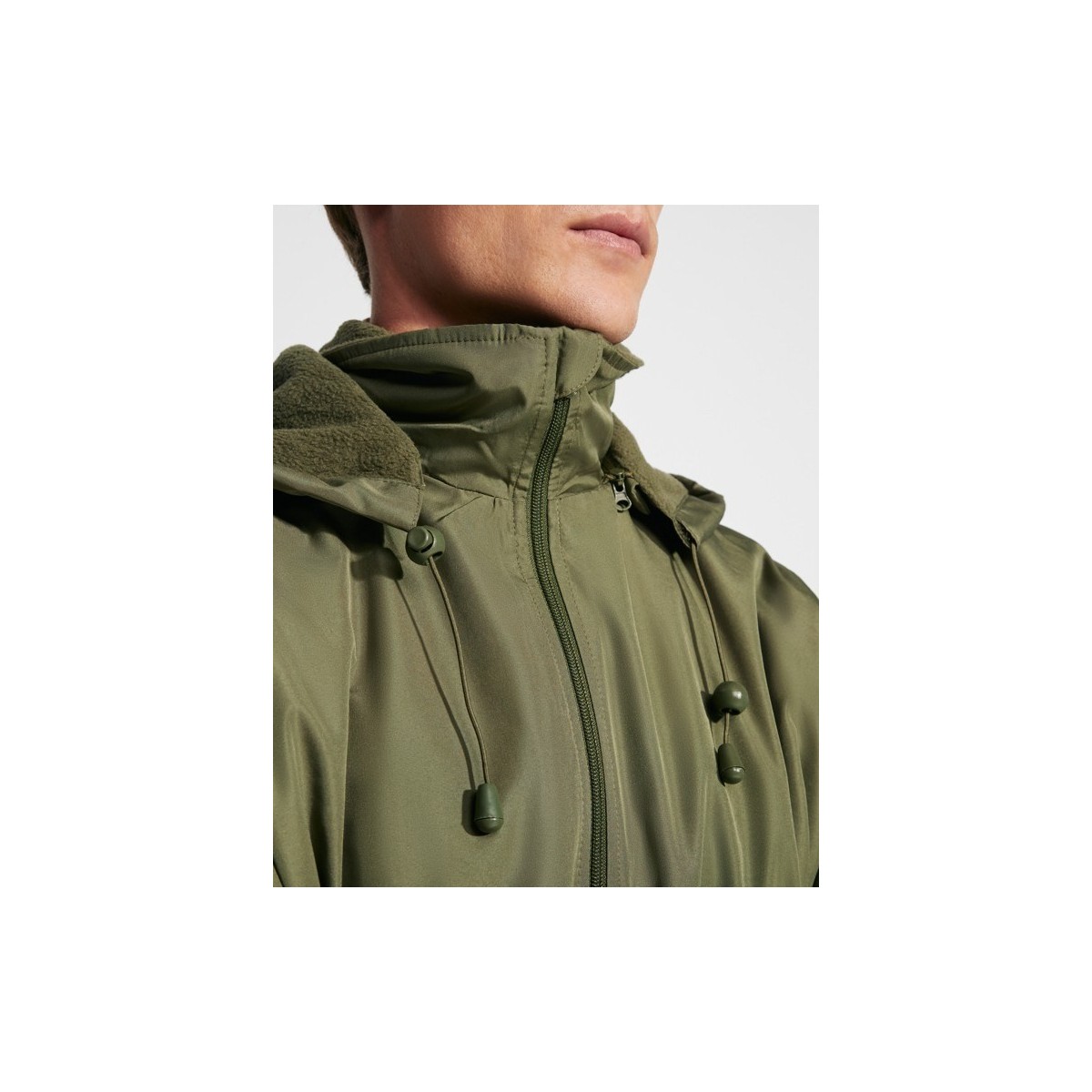 CHAQUETA LIGERA REPELENTE AL AGUA