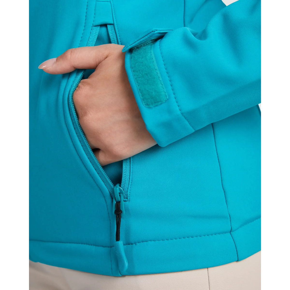 SOFTSHELL MUJER CON FORRO MICROPOLAR