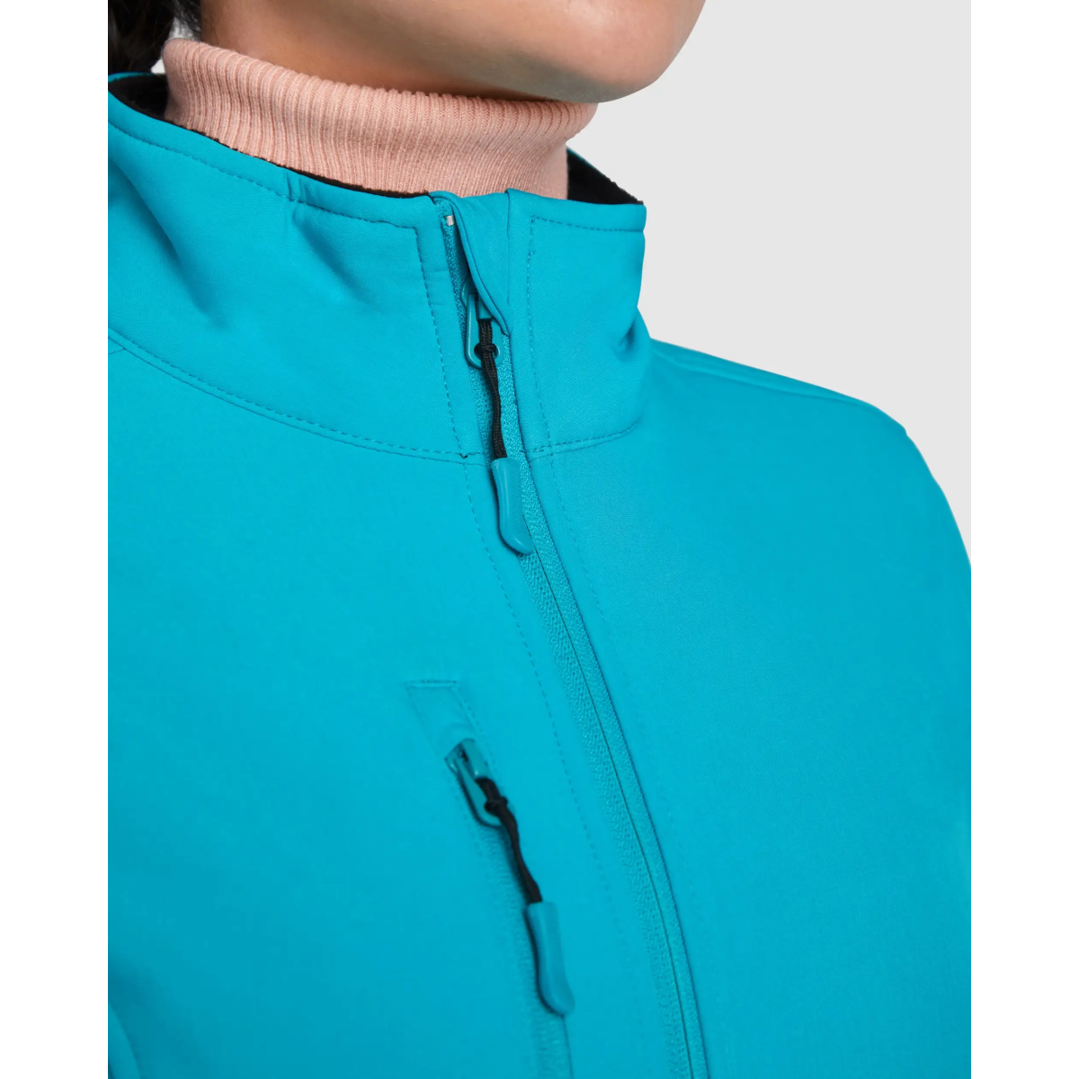 SOFTSHELL MUJER CON FORRO MICROPOLAR
