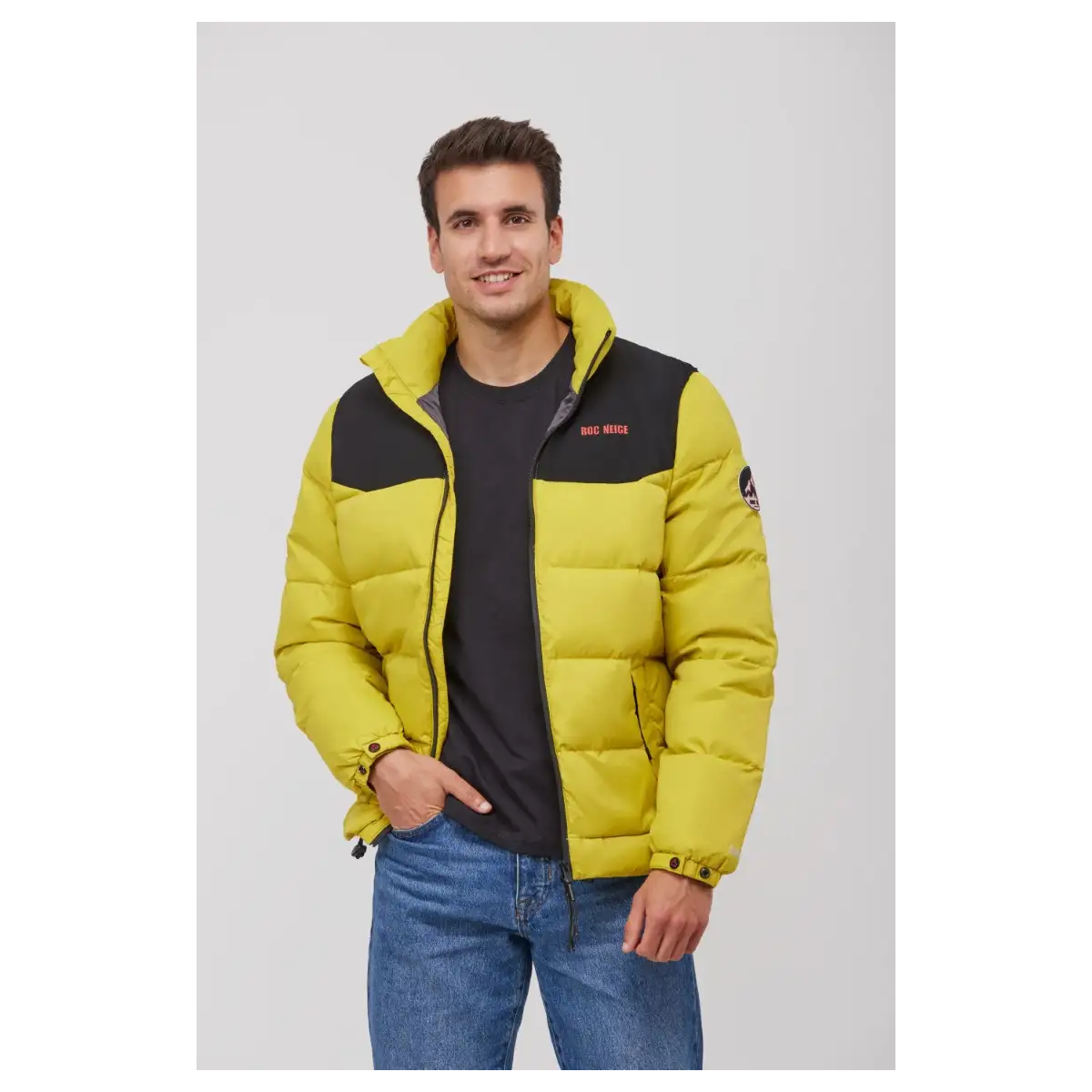 PARKA CON CAPUCHA Y RELLENO DE PLUMAS
