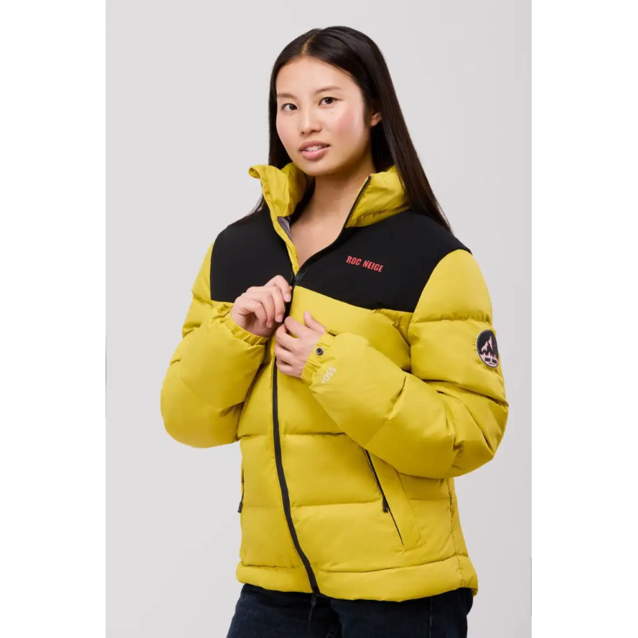 PARKA DE MUJER CON CAPUCHA Y RELLENO DE PLUMAS