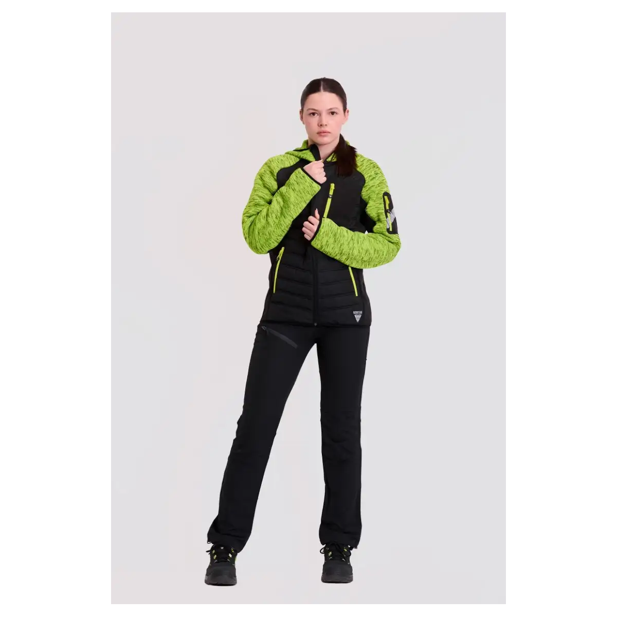 CHAQUETA DE PUNTO ACOLCHADA CON CAPUCHA