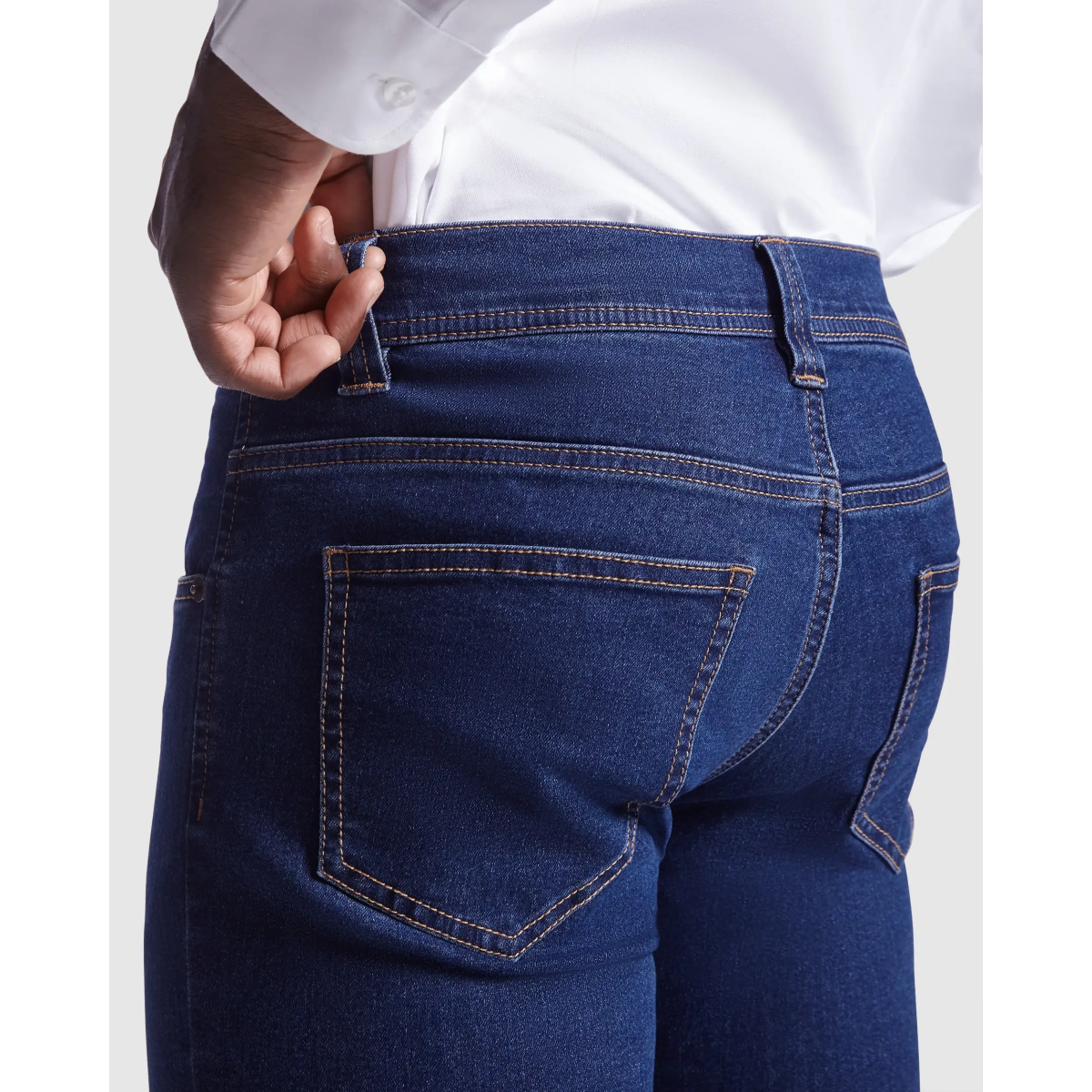 PANTALÓN VAQUERO SEMIENTALLADO PARA HOMBRE