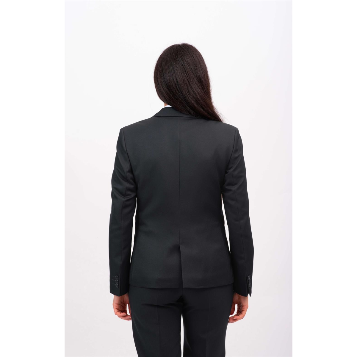 AMERICANA MUJER CLÁSICA RECEPCIÓN CONSERJERÍA