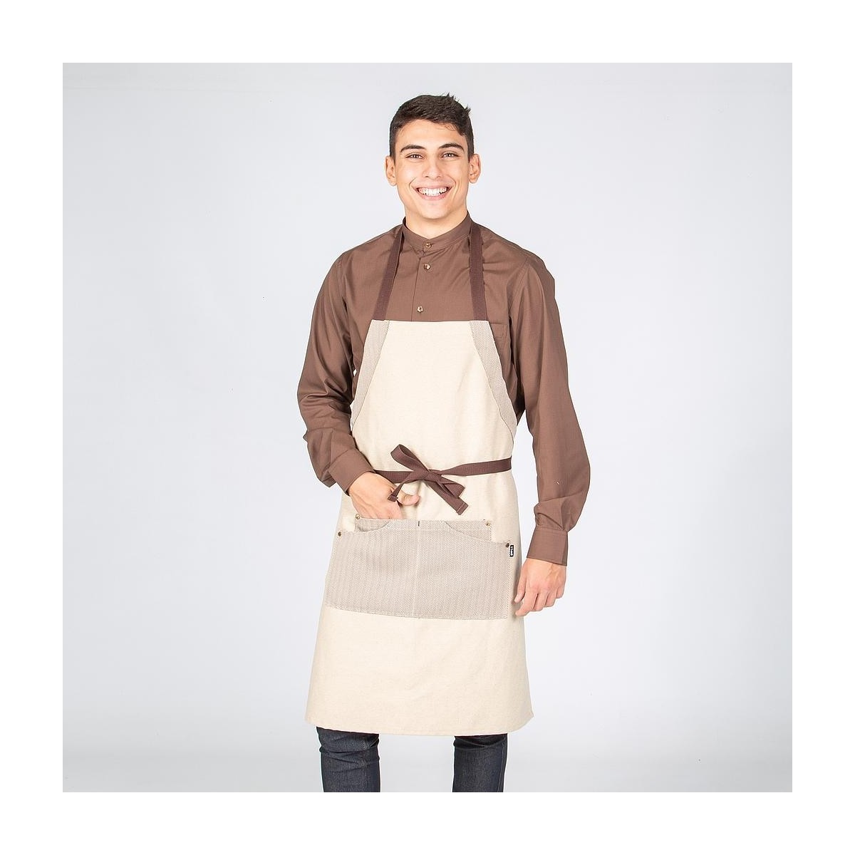 DELANTAL CON PETO CHENILLA BEIGE