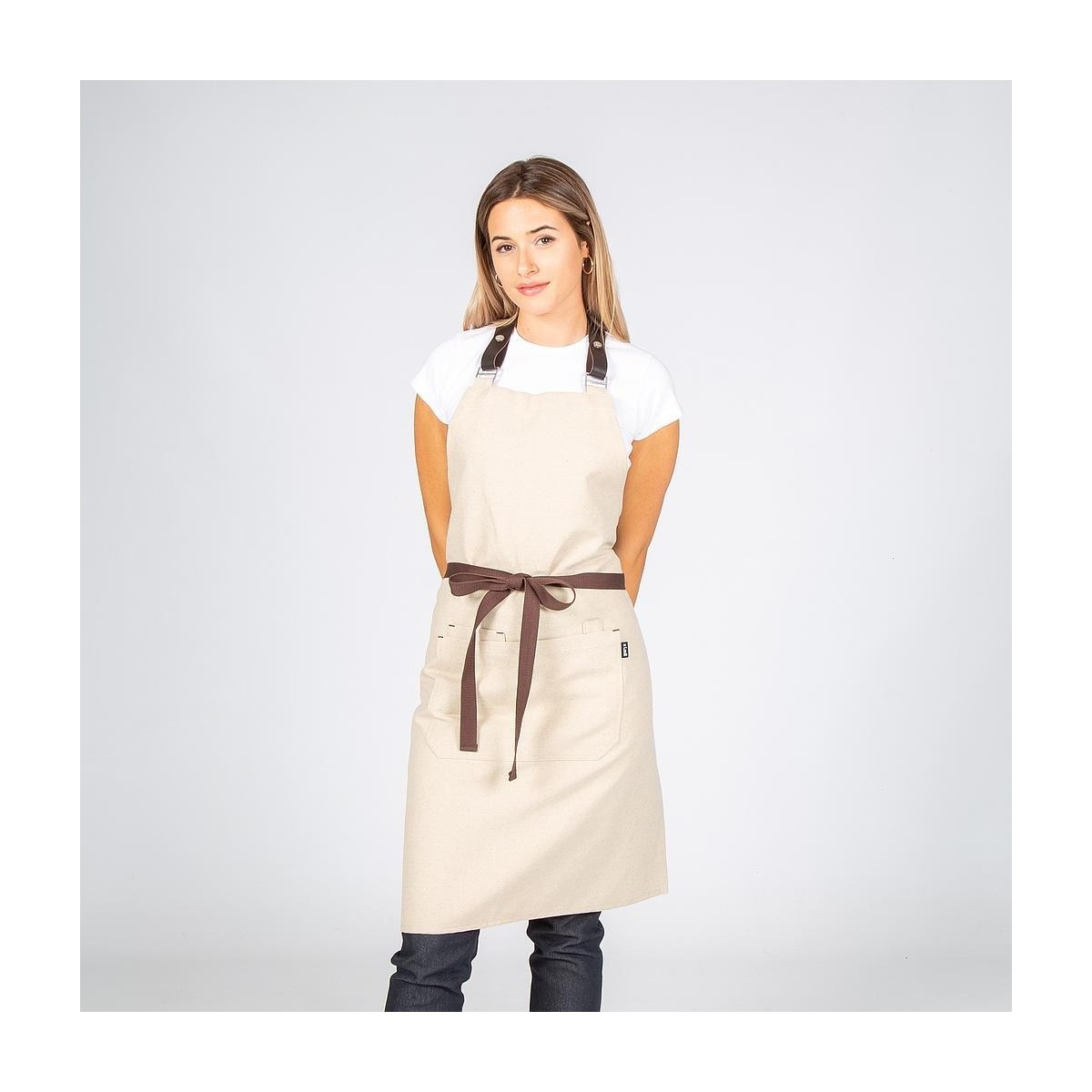 DELANTAL PETO BEIGE