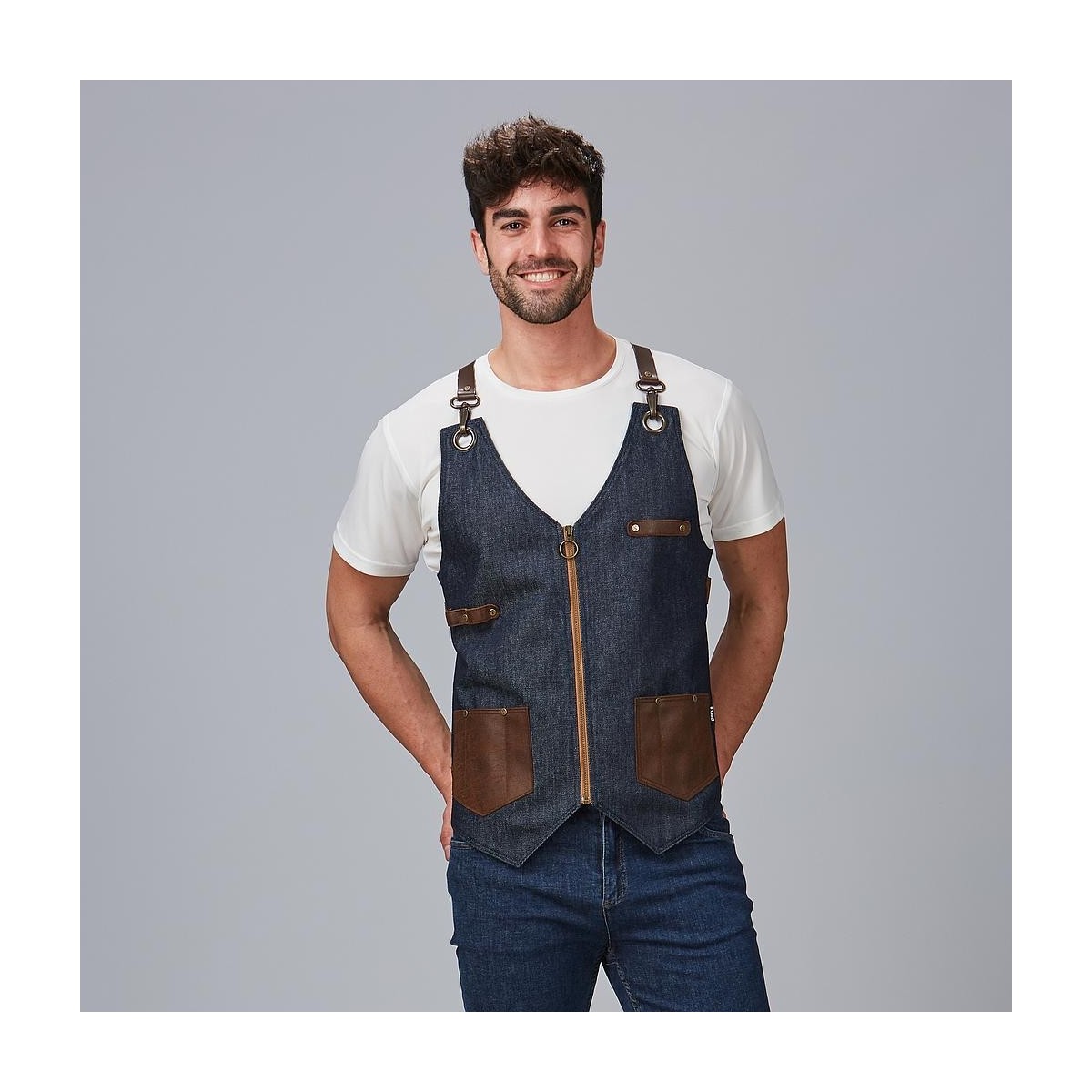 CHALECO PROFESIONAL VAQUERO Y PIEL RECICLADA ESTILO BARBERO