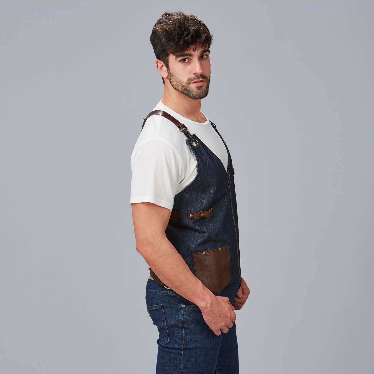 CHALECO PROFESIONAL VAQUERO Y PIEL RECICLADA ESTILO BARBERO