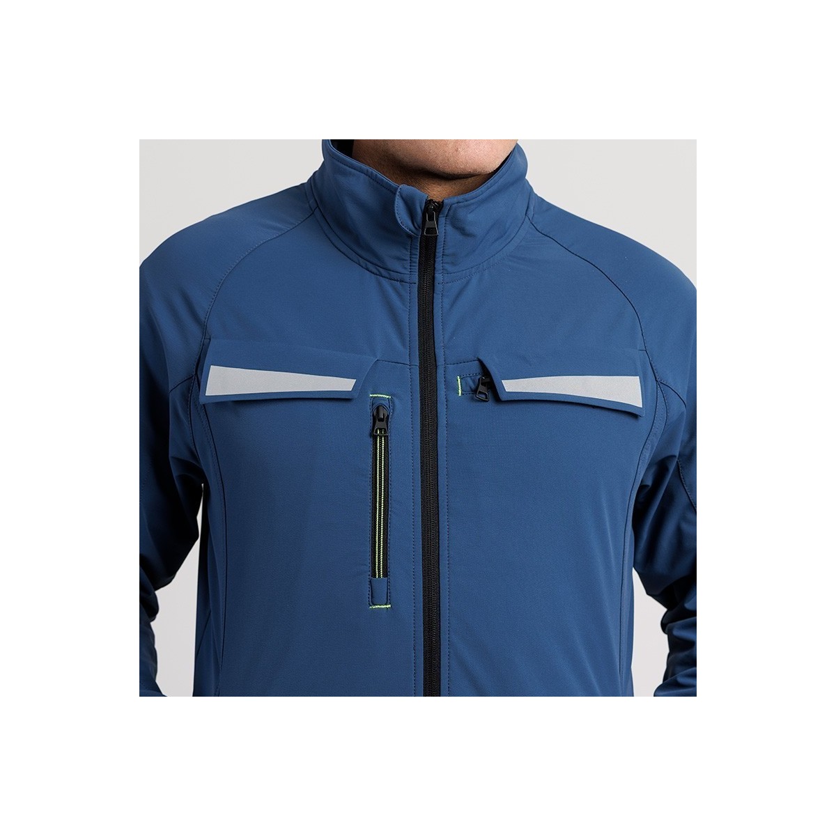 CHAQUETA TÉCNICA LIGERA CORTAVIENTOS