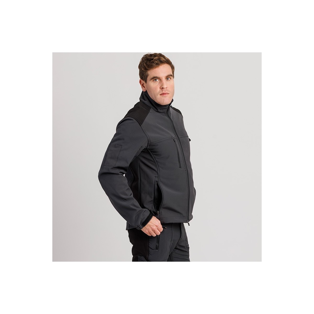 CHAQUETA SOFTSHELL RESISTENTE LLUVIA FORRO POLAR