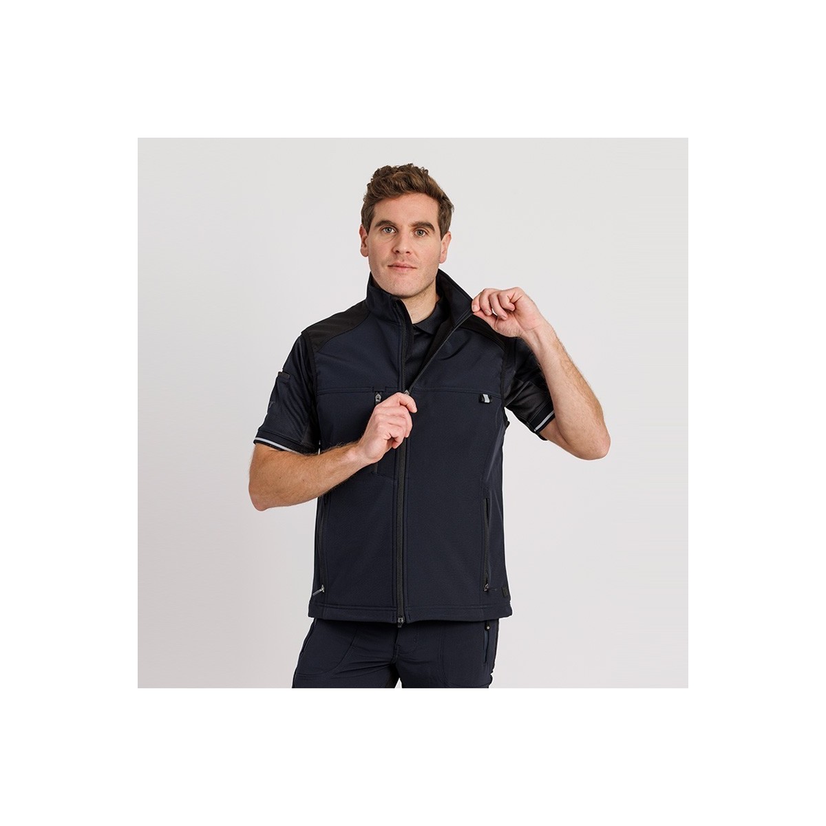 CHALECO SOFTSHELL MULTIBOLSILLOS