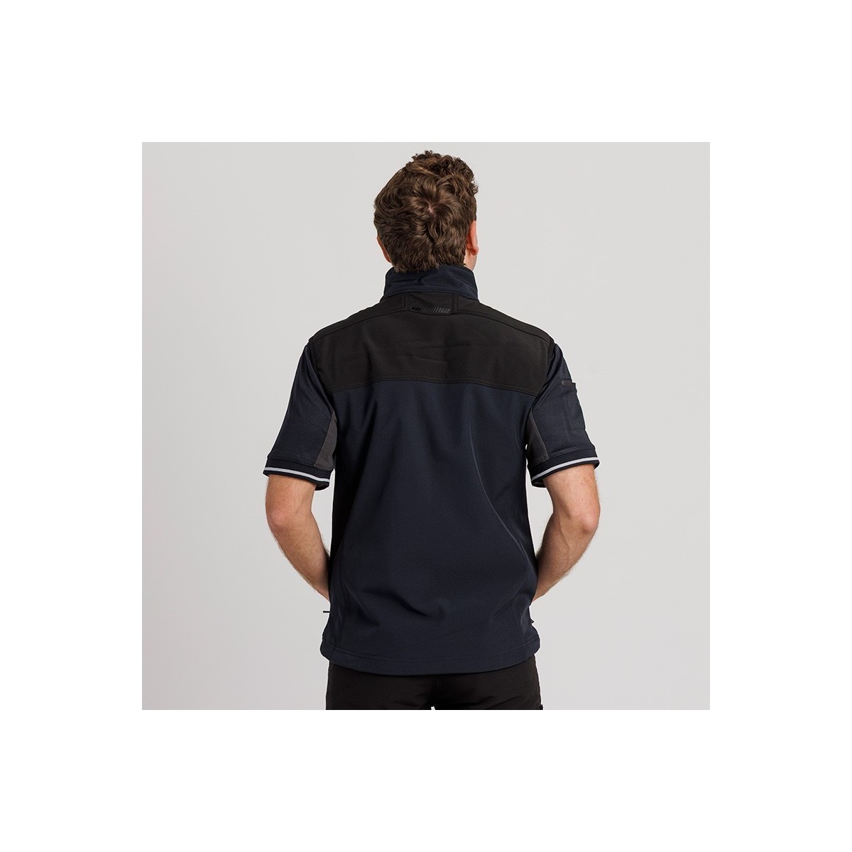 CHALECO SOFTSHELL MULTIBOLSILLOS