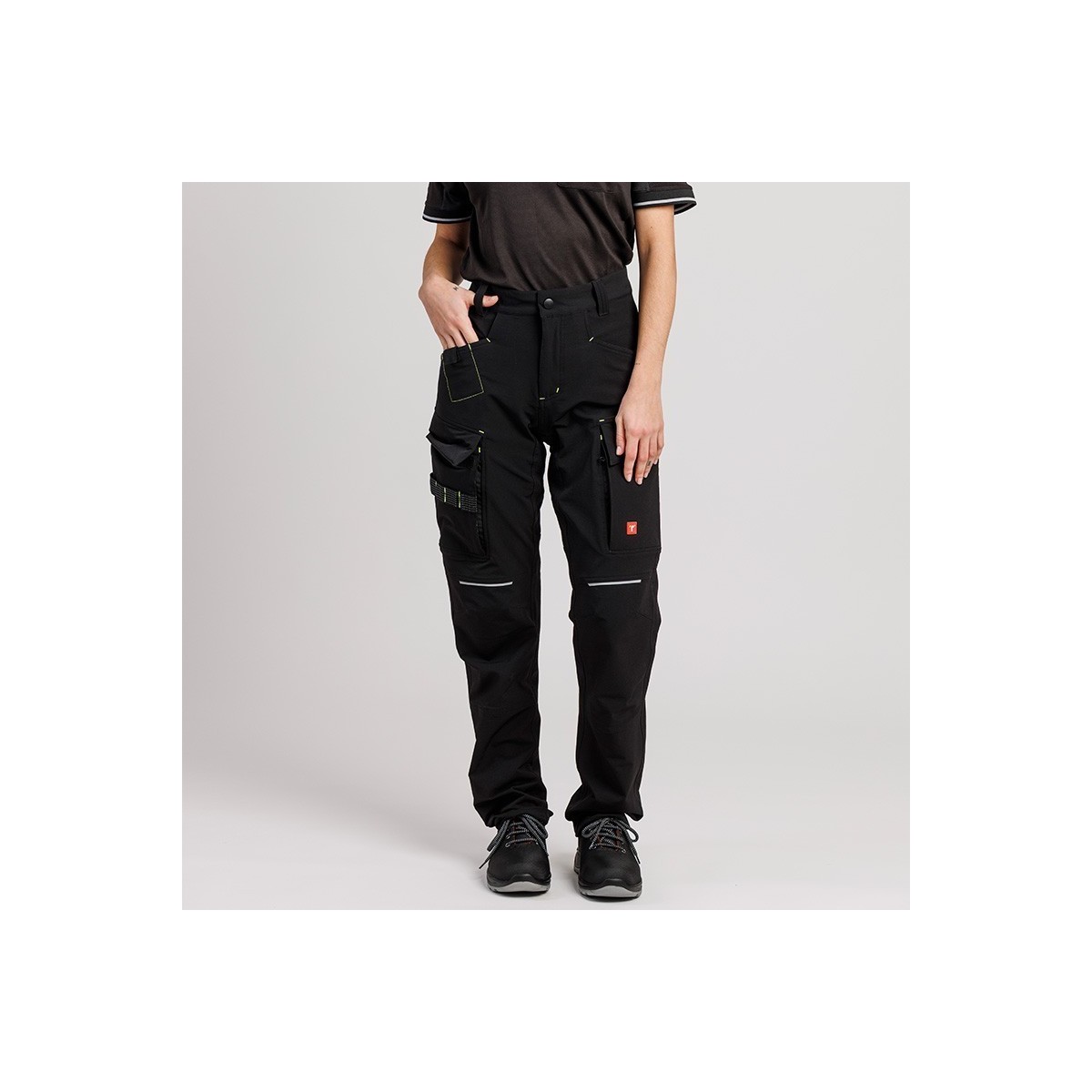 PANTALÓN TÉCNICO MULTIBOLSILLOS CORTAVIENTOS HIDRÓFUGO