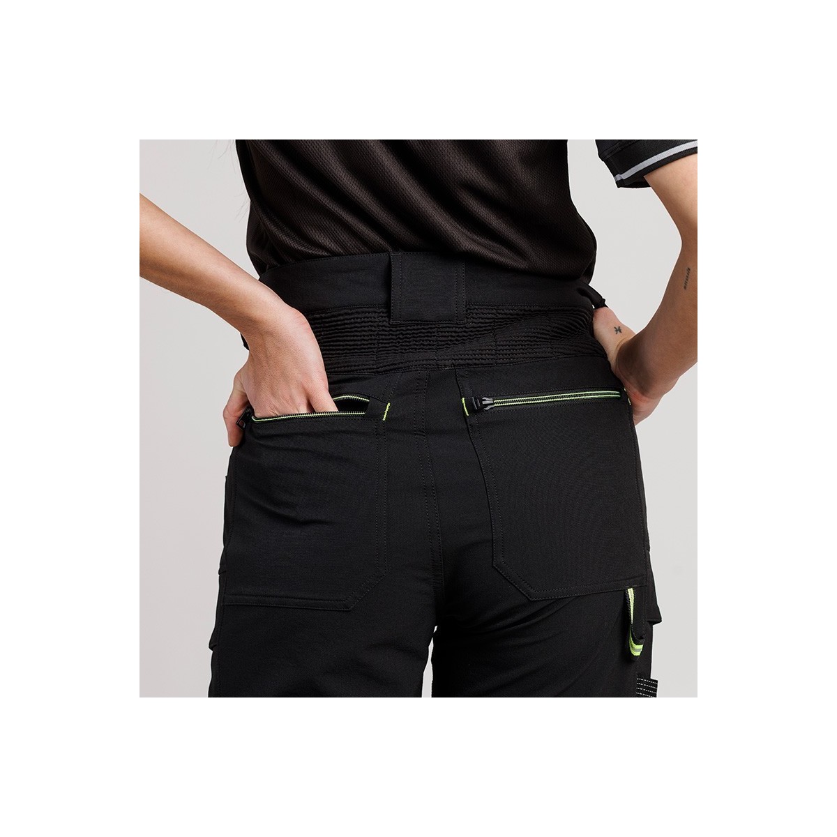 PANTALÓN TÉCNICO MULTIBOLSILLOS CORTAVIENTOS HIDRÓFUGO